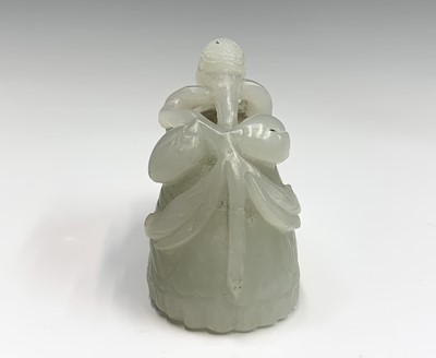 Lot 28 - A Chinese jade carving of a crane, 18th/19th...
