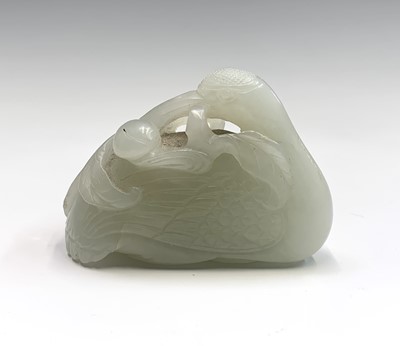 Lot 28 - A Chinese jade carving of a crane, 18th/19th...