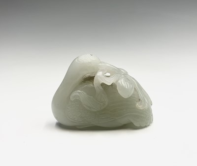 Lot 28 - A Chinese jade carving of a crane, 18th/19th...