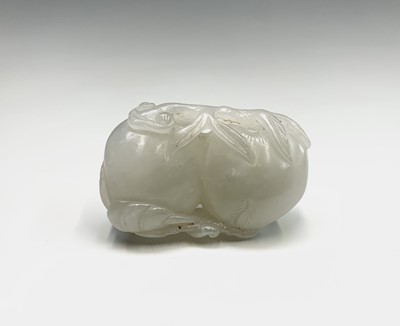 Lot 28 - A Chinese jade carving of a crane, 18th/19th...