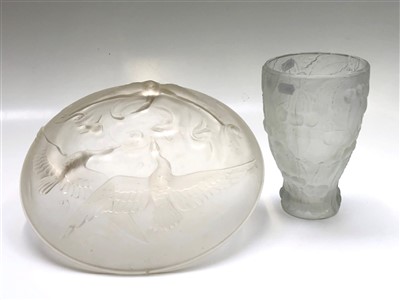 Lot 1010 - A circa 1930s/1940s Verlys circular glass bowl,...