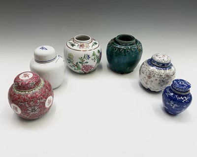 Lot 270 - A blue and white miniature ginger jar, cover...