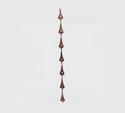 Lot 13 - A 9ct gold bracelet with seven fan-shaped...