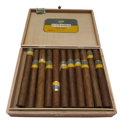 Lot 78 - An opened box of twenty one Habanas Cohiba...
