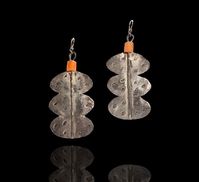 Lot 111 - A pair of Breon O'Casey silver and stone...