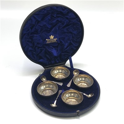 Lot 2173 - A set of 4 stylish Victorian parcel gilt open...