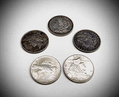 Lot 27 - USA Morgan & Peace Silver Dollars - A run of...