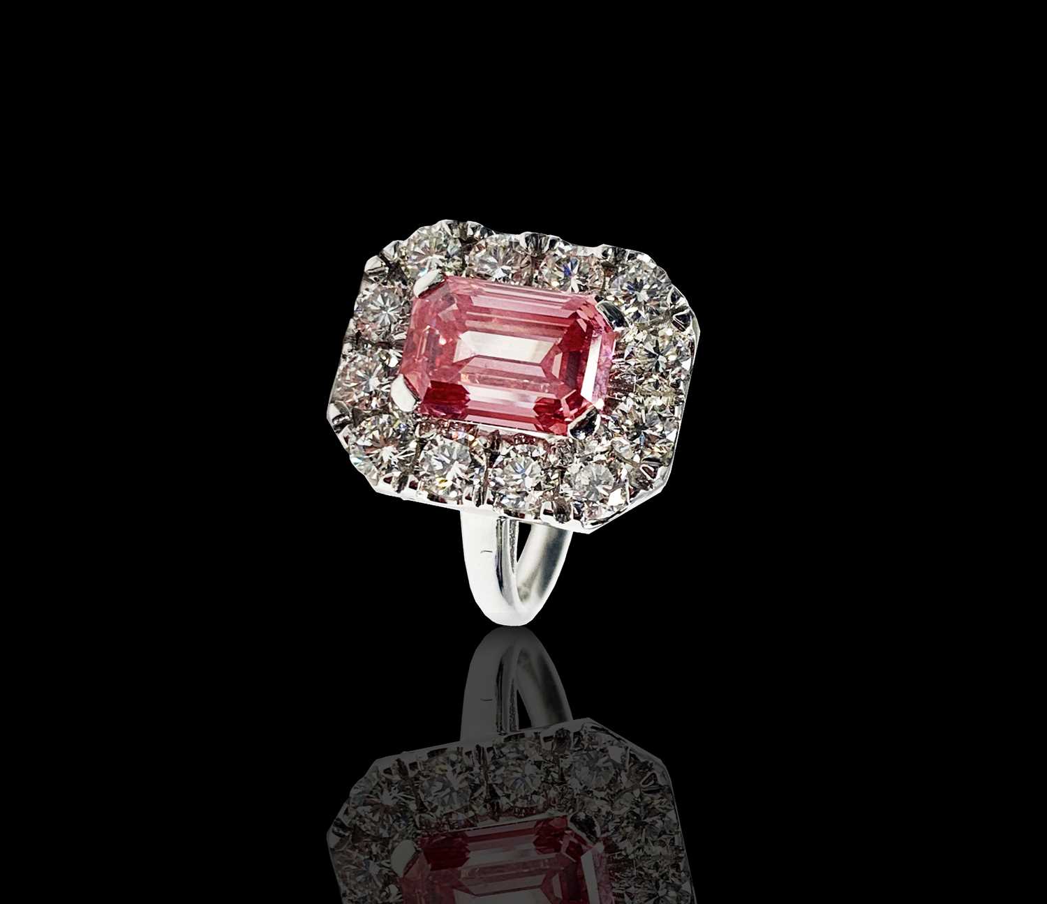 Lot 144 - A rare and valuable 3.16ct pink diamond ring,...