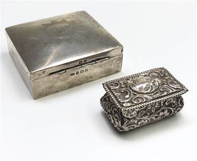 Lot 2189 - A plain silver Edwardian wafer box initialled...