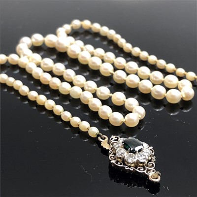 Lot 2473 - A string of graduated pearls, the largest 6mm...