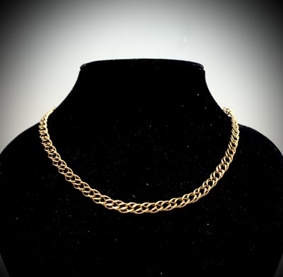 Lot 113 - A double curb link necklace 13gm