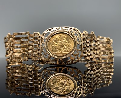 Lot 634 - A late Victorian full sovereign mounted in a...