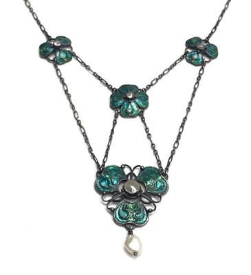 Lot 2587 - An early 20th century silver Arts and Crafts...