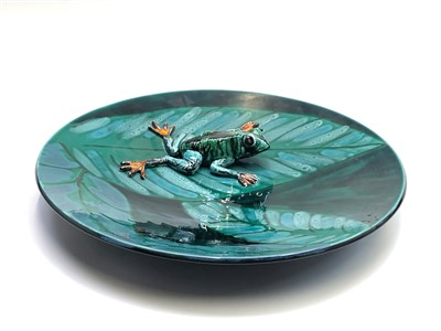 Lot 1018 - An Anita Harris Studio charger with applied...