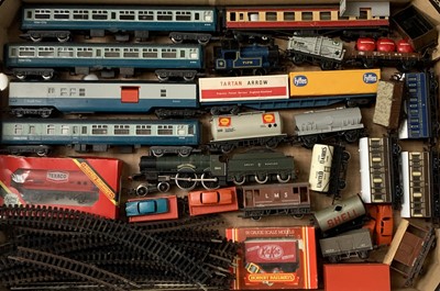 Lot 400 - OO Gauge Model Railways - 2 boxes containing a...