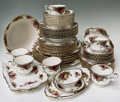 Lot 990 - An extensive Royal Albert 'Old Country Roses'...
