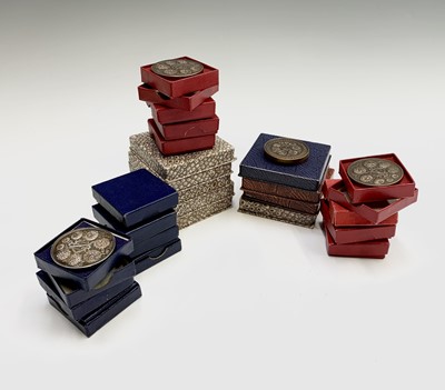 Lot 206 - Gardening & Horticultural Medals - 26...