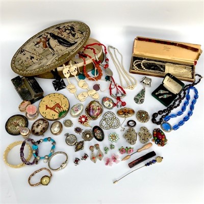 Lot 2609 - Costume jewellery etc.