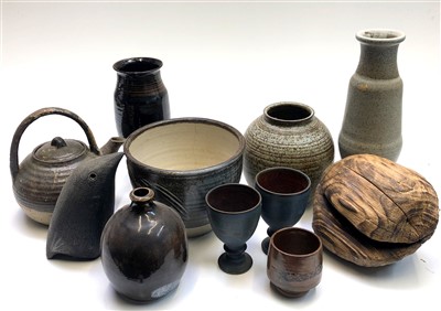 Lot 984 - A collection of studio pottery including a...