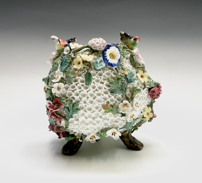 Lot 858 - A late 19th/early 20th century porcelain...