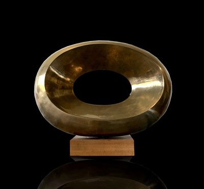 Lot 108 - Tom LEAPER (XX-XXI) Oval Form Bronze sculpture...