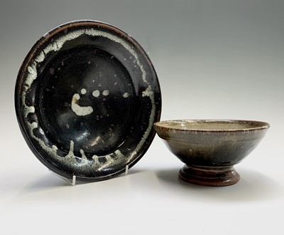 Lot 883 - A Margaret Leach Wye valley studio pottery...