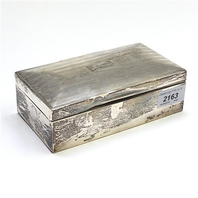 Lot 2163 - An engine turn silver cigarette box