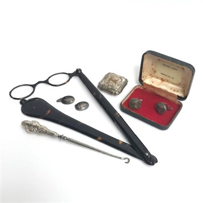Lot 2815 - Tortoiseshell lorgnettes etc.