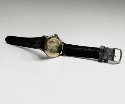 Lot 163 - A gentleman's Avia 9ct gold wristwatch with 15...
