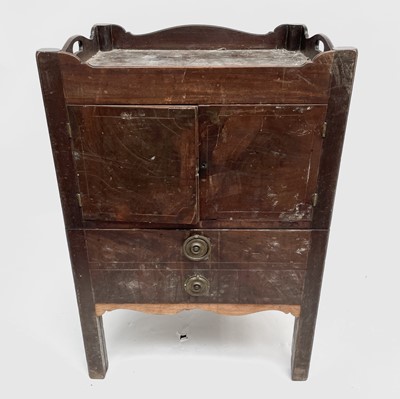 Lot 3139 - A George III mahogany tray top commode, height...