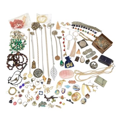 Lot 2786 - Costume jewellery.