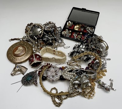 Lot 420 - Costume jewellery, etc.