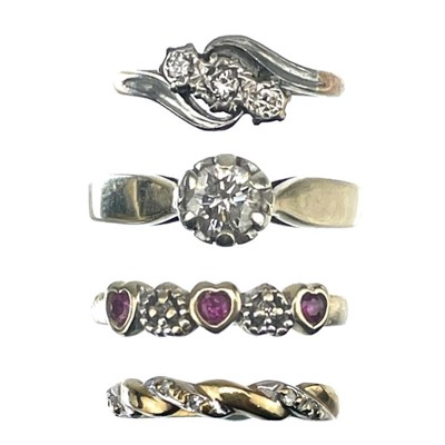 Lot 136 - An assortment of gold rings.