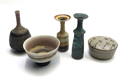 Lot 1041 - A group of studio pottery by Mary Rich,...