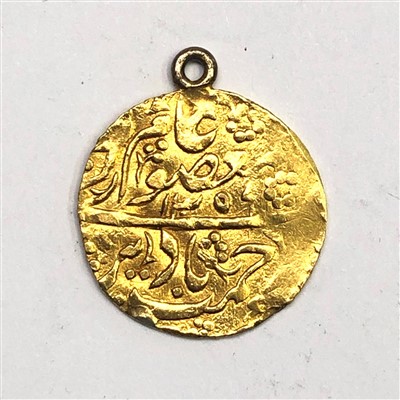 Lot 2686 - A Middle Eastern fine gold coin, 21mm, 4.7g.