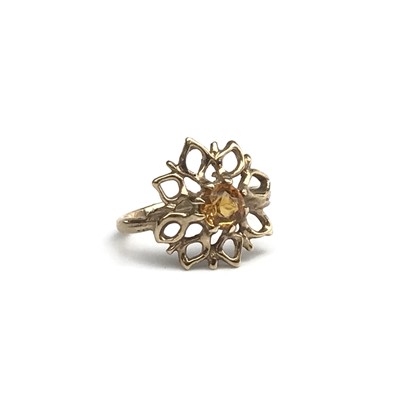 Lot 2724 - A Joseph E ''Red'' Simpson 9ct gold ring, set...