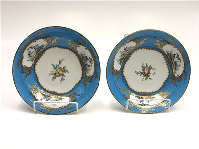 Lot 1011 - A pair of Meissen porcelain plates, 18th...