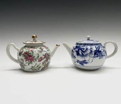 Lot 364 - A Chinese Canton teapot, circa 1900, with...