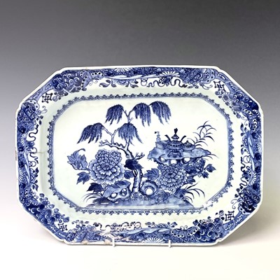 Lot 48 - A Chinese Export porcelain octagonal blue and...