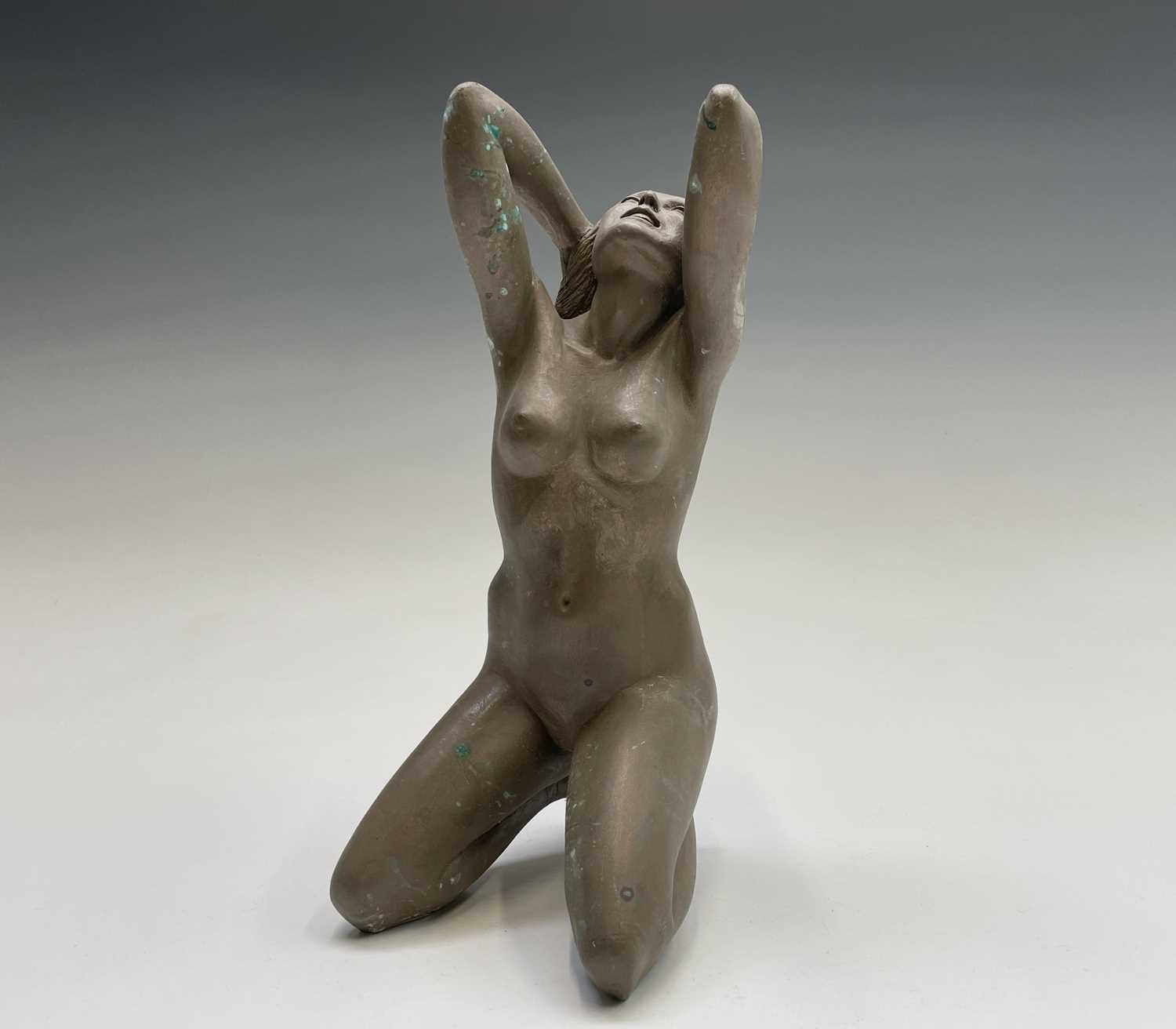 Lot 1071 - Alec WILES (1924) Kneeling Nude Ciment fondu...