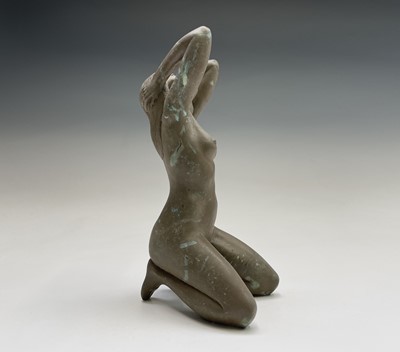 Lot 1071 - Alec WILES (1924) Kneeling Nude Ciment fondu...