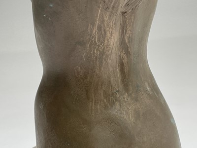 Lot 1071 - Alec WILES (1924) Kneeling Nude Ciment fondu...