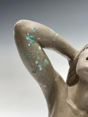 Lot 1071 - Alec WILES (1924) Kneeling Nude Ciment fondu...
