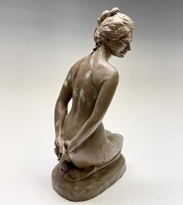 Lot 1074 - Alec WILES (1924) Kneeling Nude Ciment fondu...