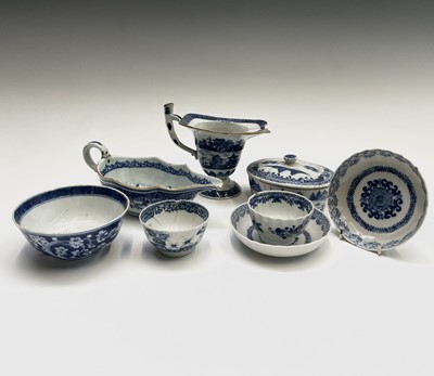 Lot 26 - A quantity of Chinese Export porcelain to...