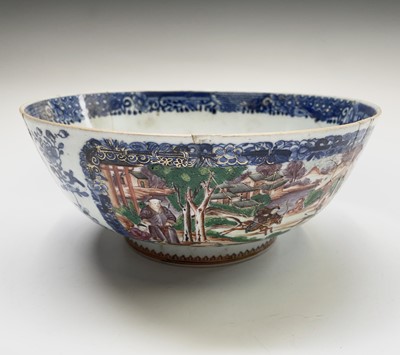 Lot 58 - A Chinese Export famille verte bowl, 18th...