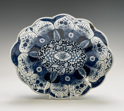 Lot 806 - A Worcester porcelain blue and white porcelain...