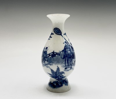 Lot 13 - A Chinese blue and white porcelain baluster...