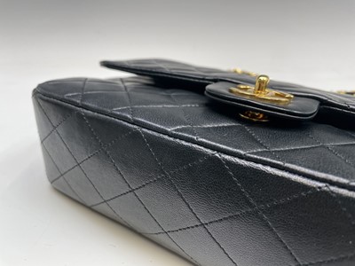 Lot 2828 - Chanel. Vintage shoulder bag. Classic Double...