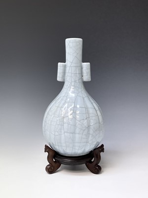 Lot 92 - A Chinese Ge type crackle-glazed arrow vase,...